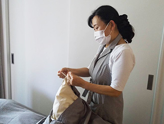 【家事代行の様子(リネン交換)】